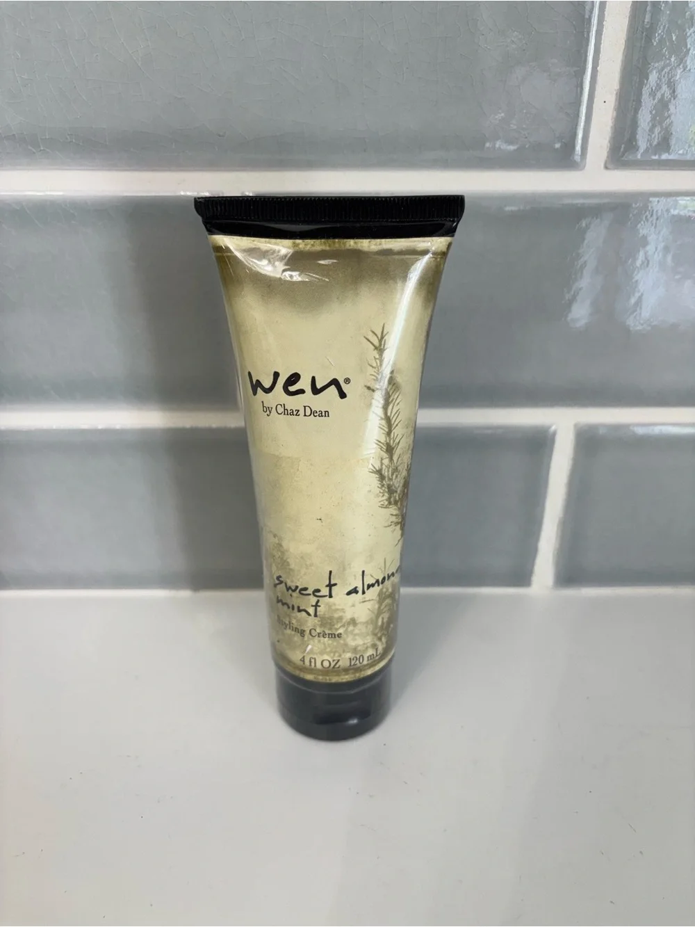 WEN by Chaz Dean Sweet Almond Mint Anti-Frizz Styling Crème.